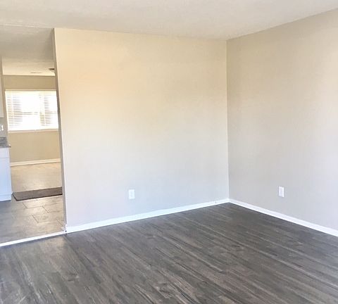 3rd image of 6504 Maravian Dr