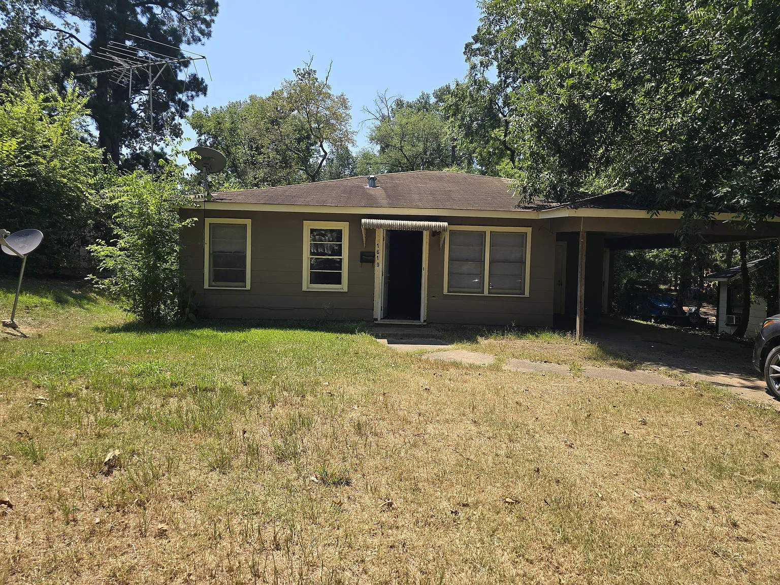 3 bed, 1180 sqft, $850 — Photo 2