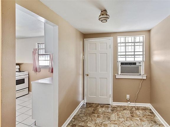 2nd image of 722-1 5th St