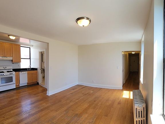 2nd image of 180 Borinquen Pl APT 29