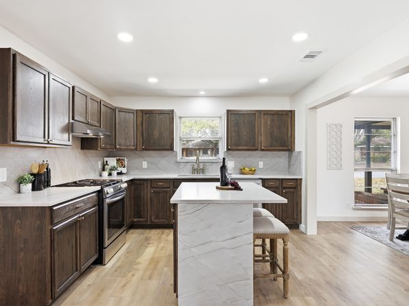 426 Zephyr Dr
