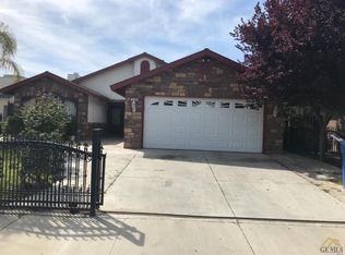 1906 Poplar Ave, Delano, CA 93215