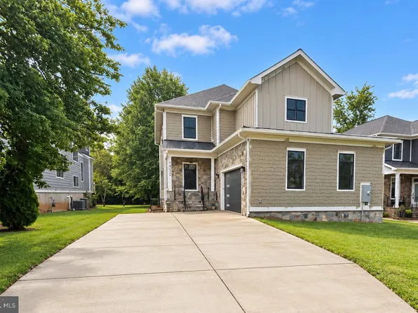 10704 Warwick Ave #A, Fairfax, VA 22030