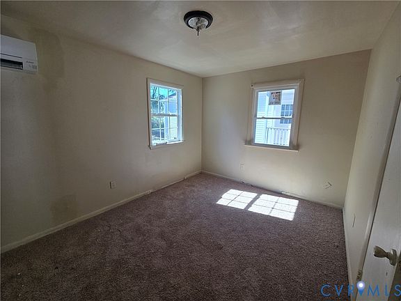5th image of 320 Shore St
