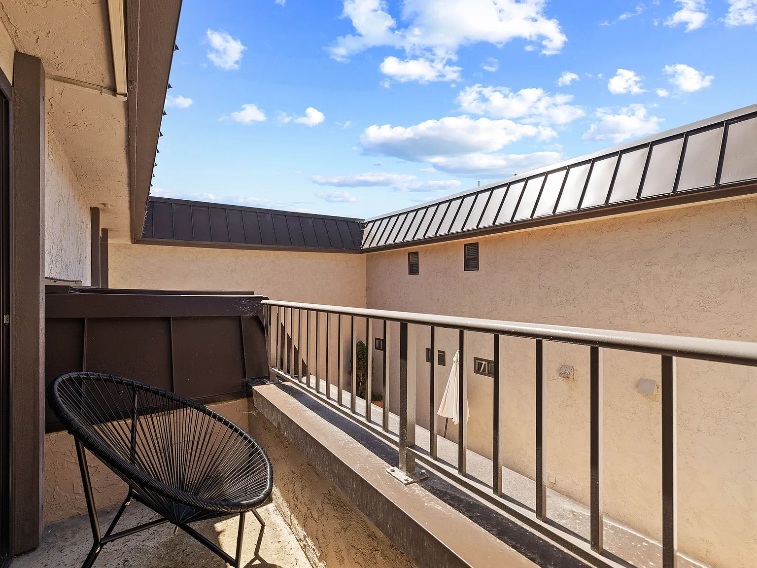 3 bed, 1382 sqft, $7,950 — Photo 3