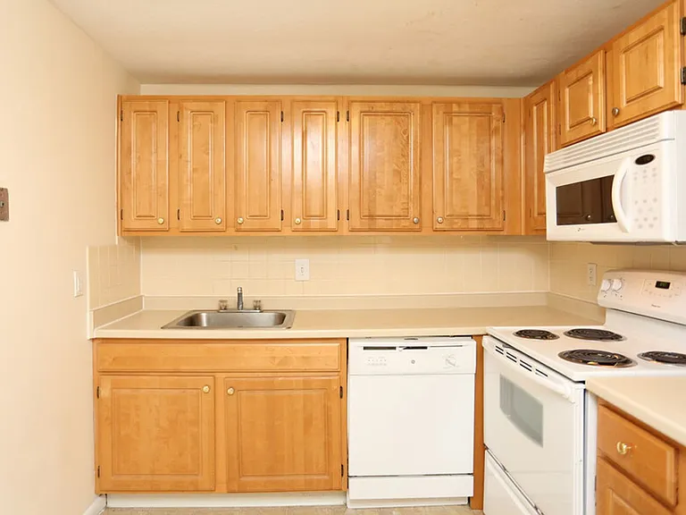 231 Main St #3 — Photo 2