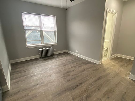 4th image of 4756 N Maplewood Ave APT 311