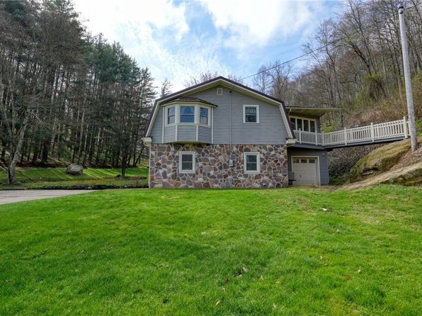 2250 Indian Camp Run Rd, New Concord, OH 43762