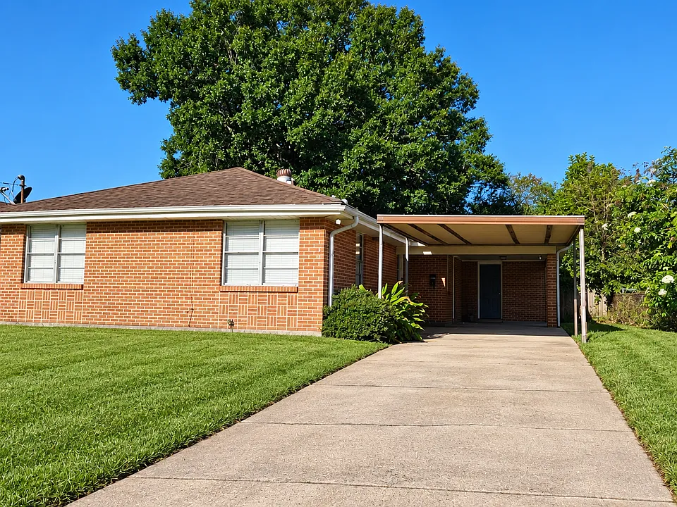 1301 Michael St