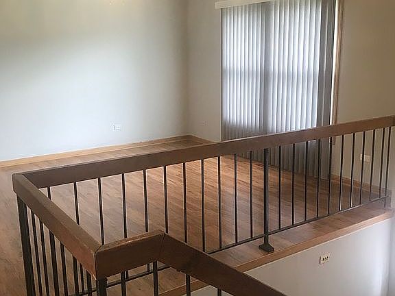 3rd image of 18700 Oakwood Ave
