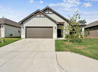 413 Carlisle Dr, Weatherford, TX 76085