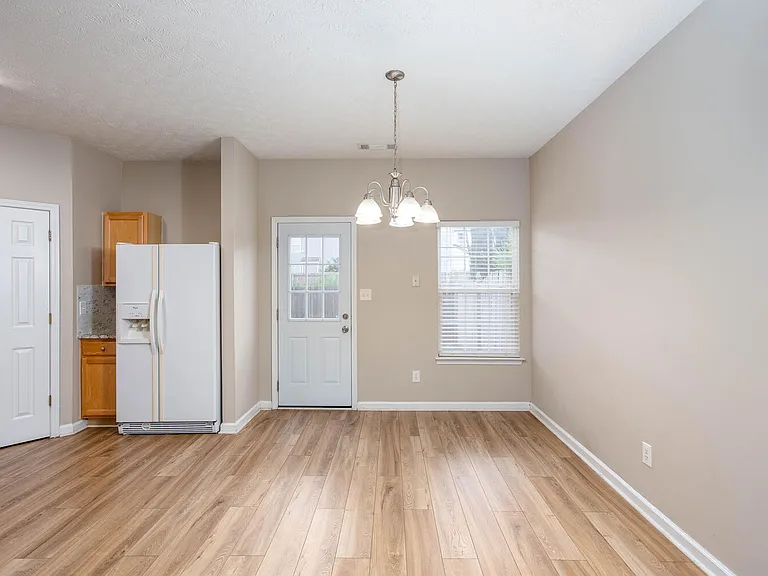 2946 Greyhawk Ln — Photo 10