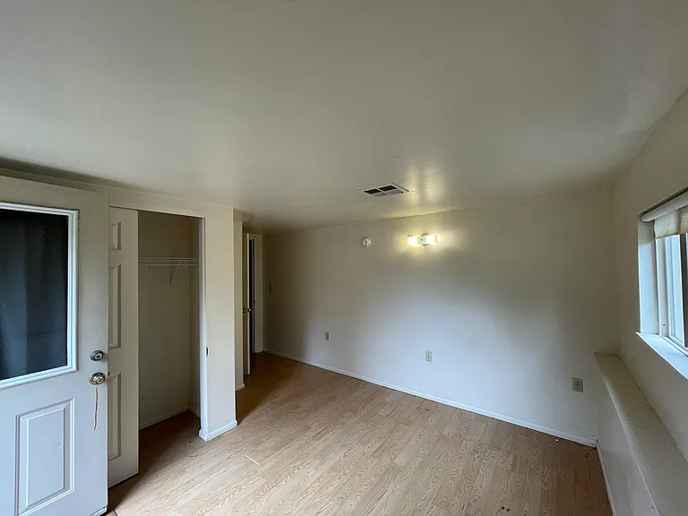 2376 Lk Wood Blvd — Photo 20