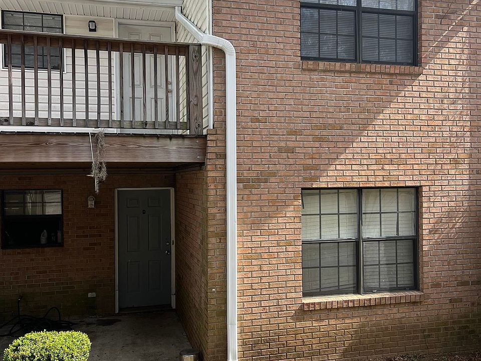 2nd image of 1101 Green Tree Ct #D