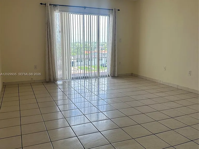 1075 W 68th St #309 — Photo 3