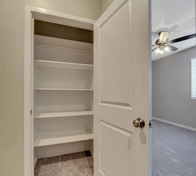9049 S 42nd St — Photo 30