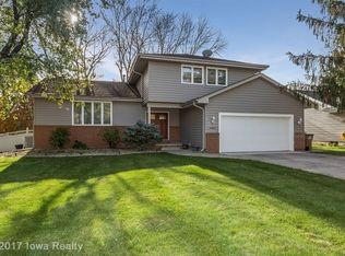 5212 Dakota Dr, West Des Moines, IA 50265