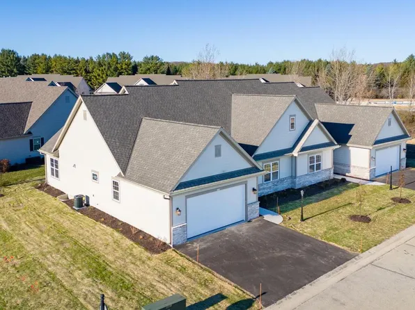 1839 Cedar Ridge DRIVE, Slinger, WI 53086