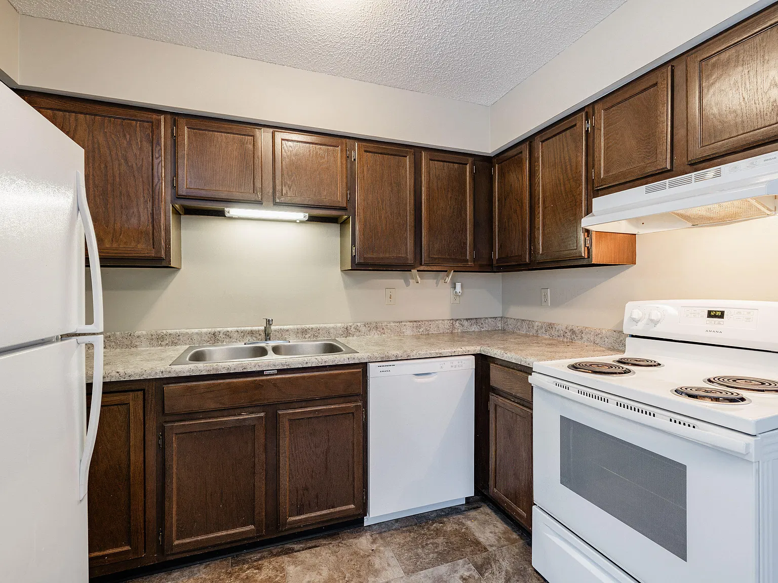 2 bed, 847 sqft, $739 — Photo 4