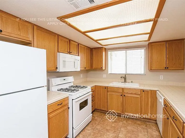 1628 Sun Canyon Ct — Photo 7