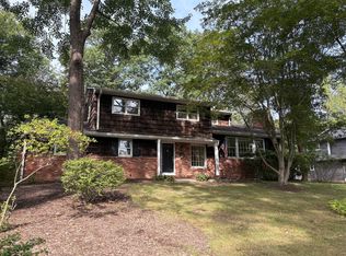41 Feather Ln, Old Tappan, NJ 07675