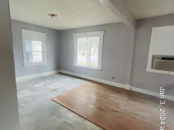 4th image of 400 E South St