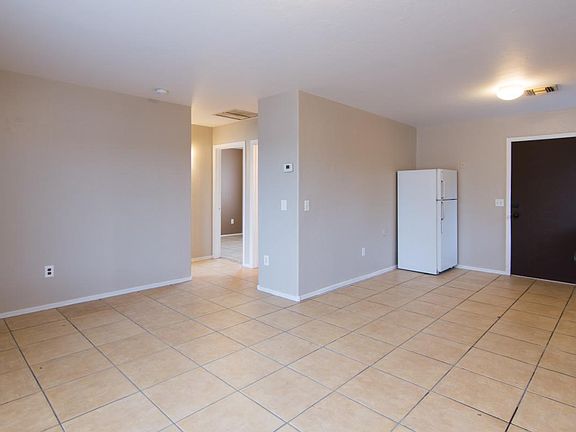 Open livingroom & kitchen