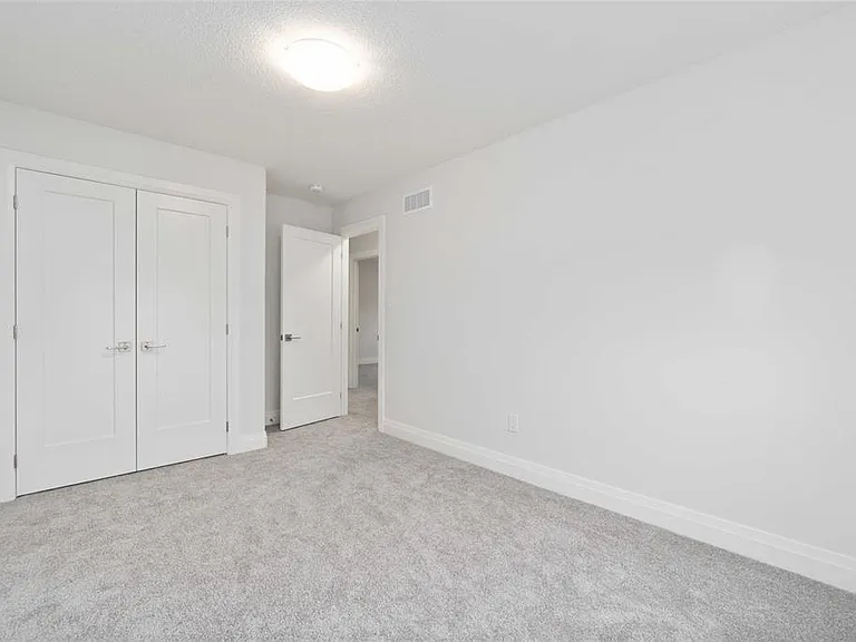 608 Sweetbay Cres #3 — Photo 5