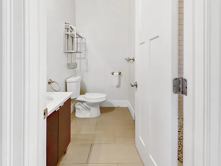 25 Caldwell St #1 — Photo 9