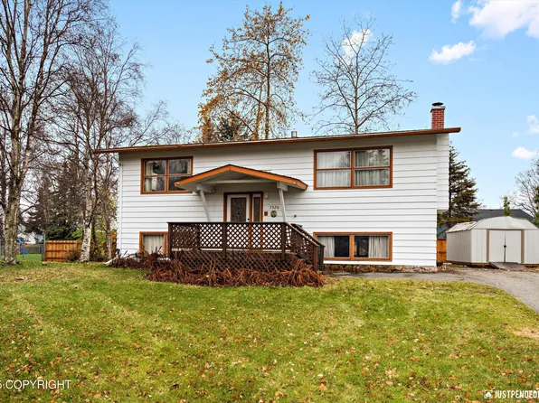 7520 Papa Cir, Anchorage, AK 99518