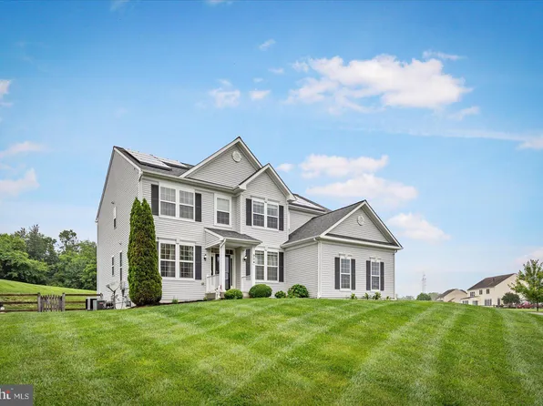 904 Open Field Ct, Westminster, MD 21157