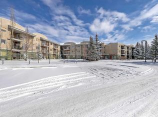 69 Springborough Ct SW #226, Calgary, AB T3H 5V5