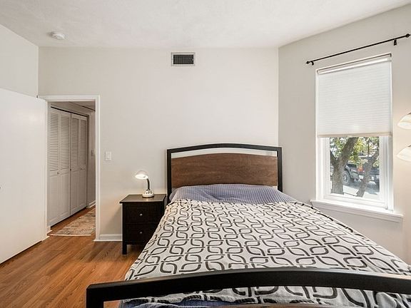 5th image of 1427 Commonwealth Ave APT 201