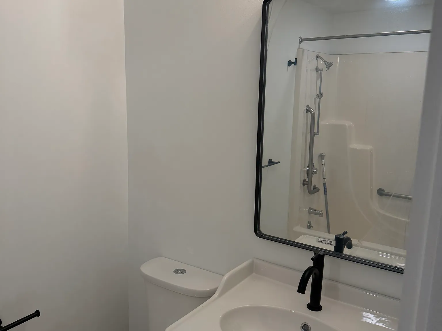 1 bed, 750 sqft, $2,300 — Photo 3