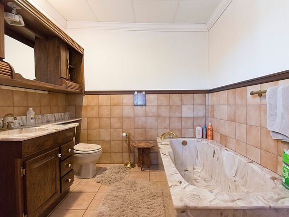 5th image of 502 Winterham Dr