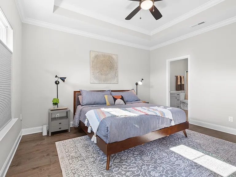 658 Bellingham Dr NE — Photo 16