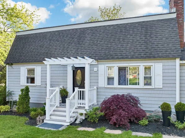 2 Richard Drive, Derry, NH 03038