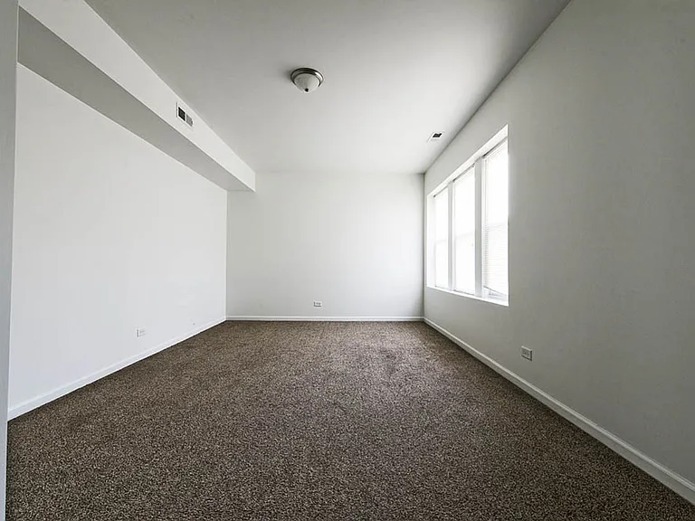 1117 N Lawler Ave — Photo 19