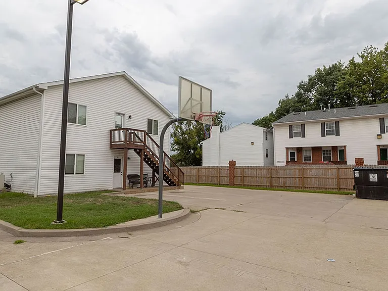 1409 Paris Rd #201 — Photo 34