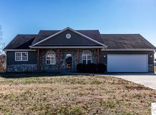 119 W Lake Shore Dr, Windsor, MO 65360