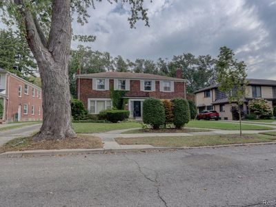 916 Harcourt Rd, Grosse Pointe, MI, 48230