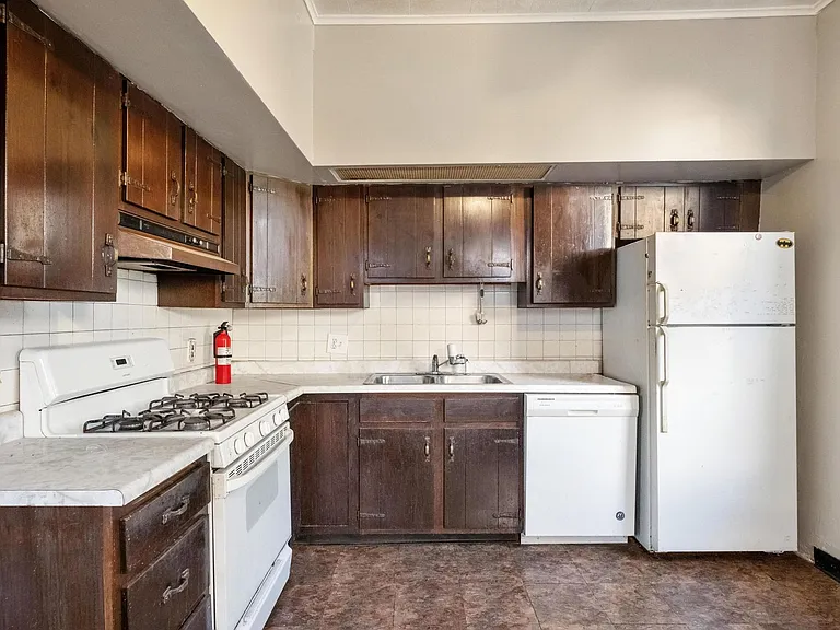 4431 Howley St — Photo 5