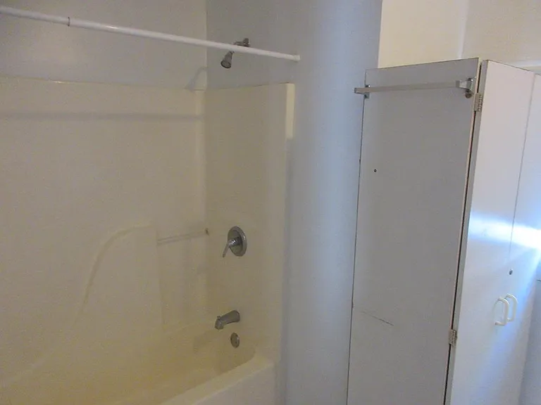 121 W Orange St — Photo 14