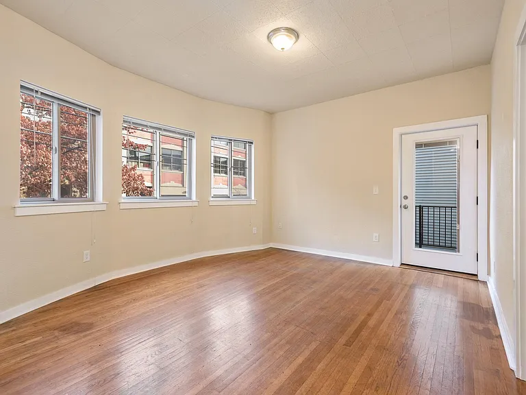 1715 Harvard Ave #4 — Photo 9