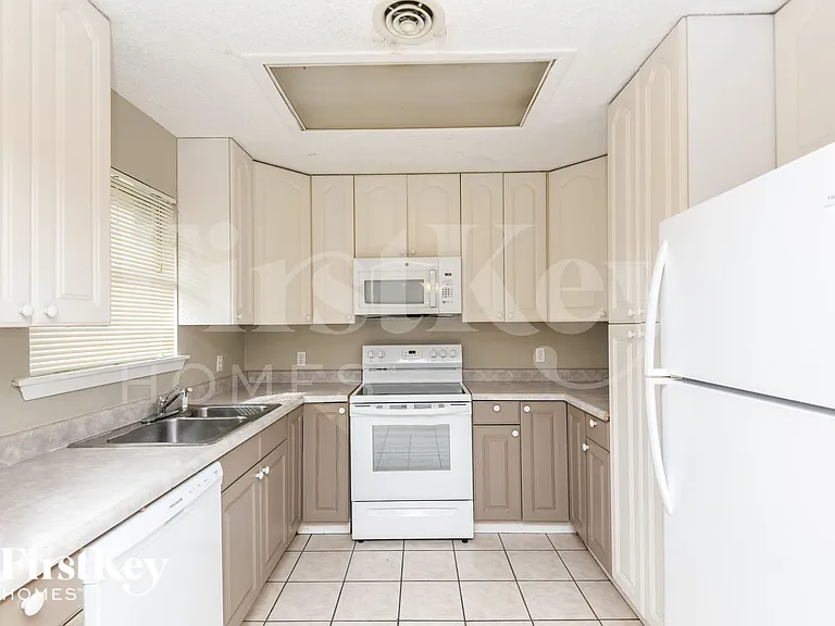 6508 Normandy Rd — Photo 5