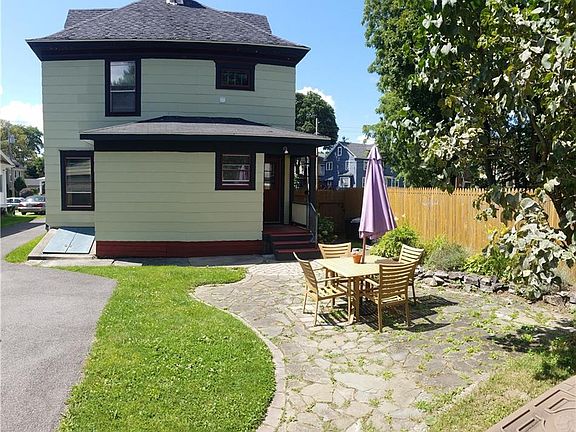 3rd image of 103 Ferris Ave