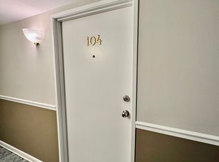 1557 Jill Ct #104, Glendale Heights, IL 60139