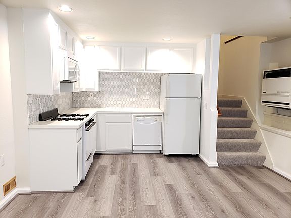 2nd image of 550 Hillcrest Way