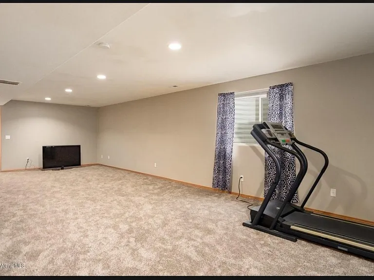 1975 N Palisades Dr — Photo 11