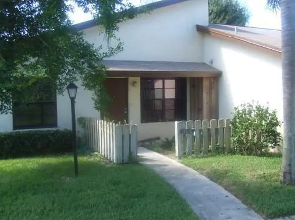 8056 SE Villa Cir, Hobe Sound, FL 33455